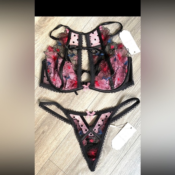 NWT Love and Lemons High Neck Bra and matching thong lingerie set 34C / MEDIUM - Picture 3 of 13